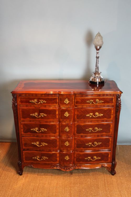 Chest of Drawers / Commode