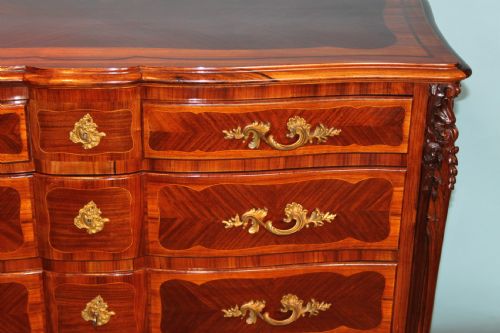 fig 1. CHEST OF DRAWERS / COMMODE