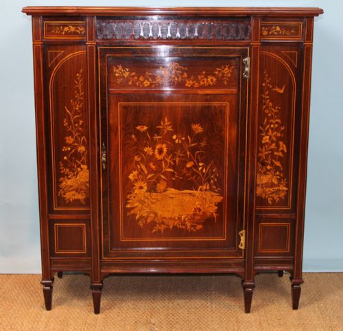 Cabinet / Sideboard / Chiffonier