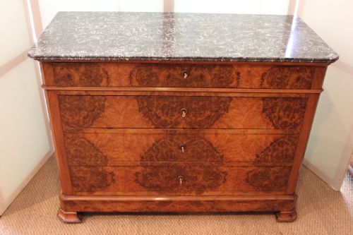 Walnut Chest of Drawers / Commode