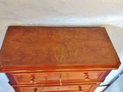 fig 1. MAHOGANY CHEST OF DRAWERS