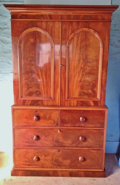 Mahogany Linen  Press