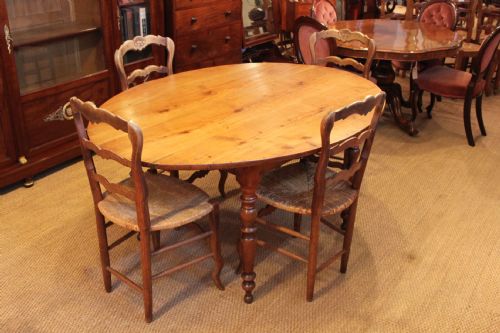 Kitchen Table / Farmhouse Table / Dining Table