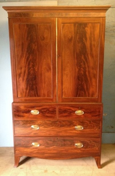 Mahogany Linen Press
