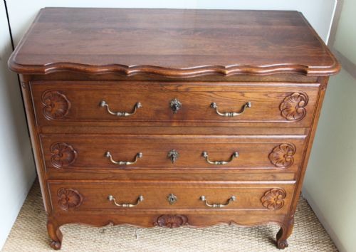 Oak Chest of Drawers