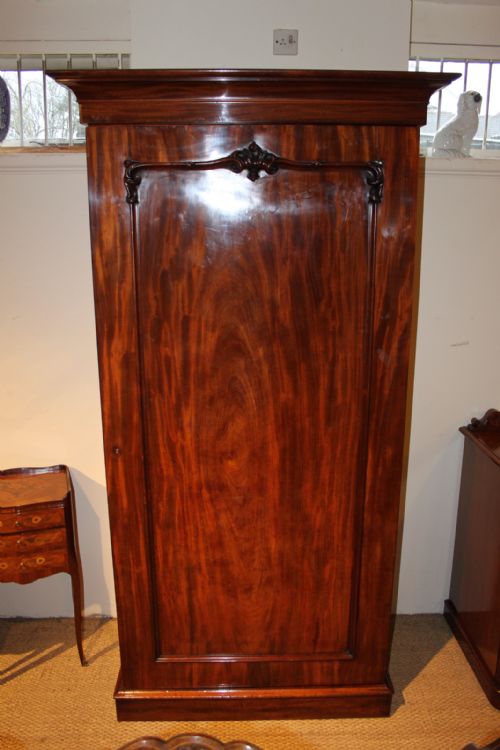 Single Wardrobe