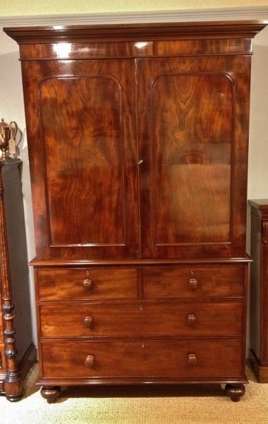 fig 1. 19TH CENTURY MAHOGANY LINEN PRESS