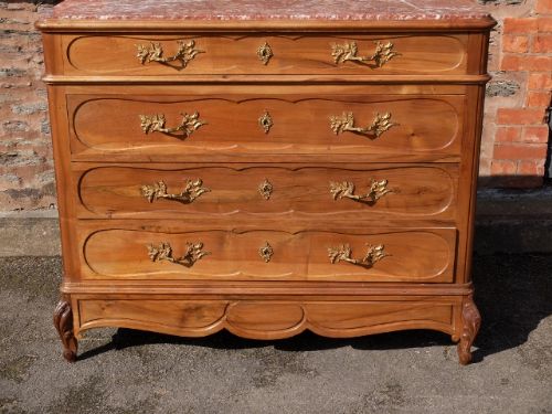 Cherry Wood Chest of Drawers