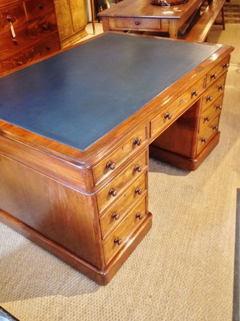 fig 1. MAHOGANY PARTNERS DESK