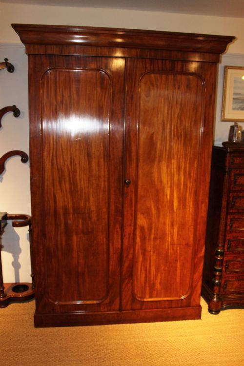 Victorian 2 Door Wardrobe