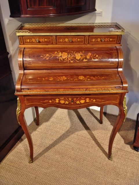 Antique Desk in Rosewood and Marquetry