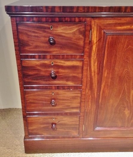 fig 1. LINEN PRESS MAHOGANY C 1840