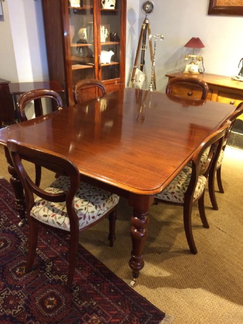 Victorian Mahogany Dining Table