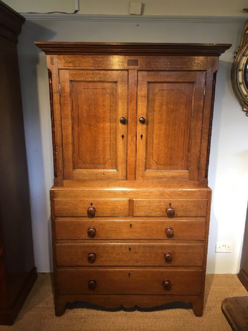 Oak Linen Press / Cupboard