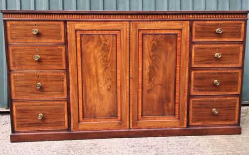 Linen Press, Cabinet.