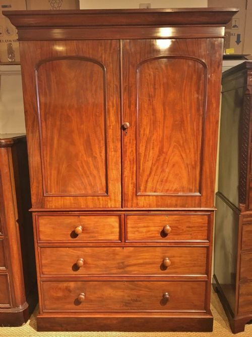 Mahogany Linen Press