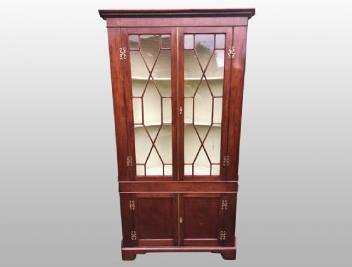Mahogany  Corner Cabinet. English C 1800.