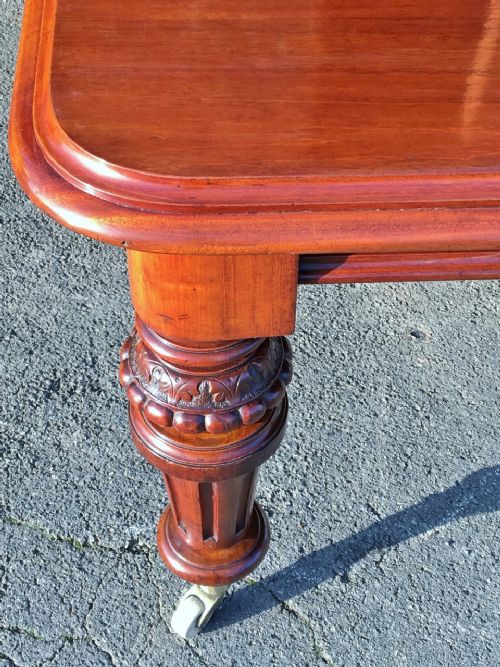 fig 2. MAHOGANY DINING TABLE. ENGLISH C 1870
