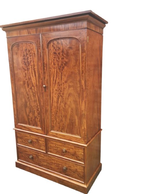 fig 1. MAHOGANY WARDROBE. ENGLISH C 1860