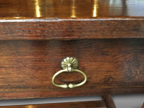fig 1. 19TH CENTURY SERVER. C 1800