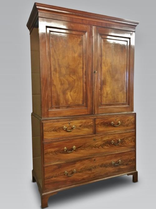 Mahogany Linen Press. Georgian C 1800.