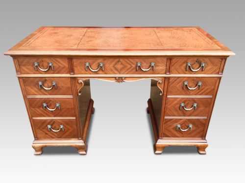 Writing Desk. English C 1920
