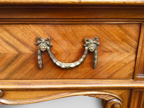 fig 1. WRITING DESK. English C 1920