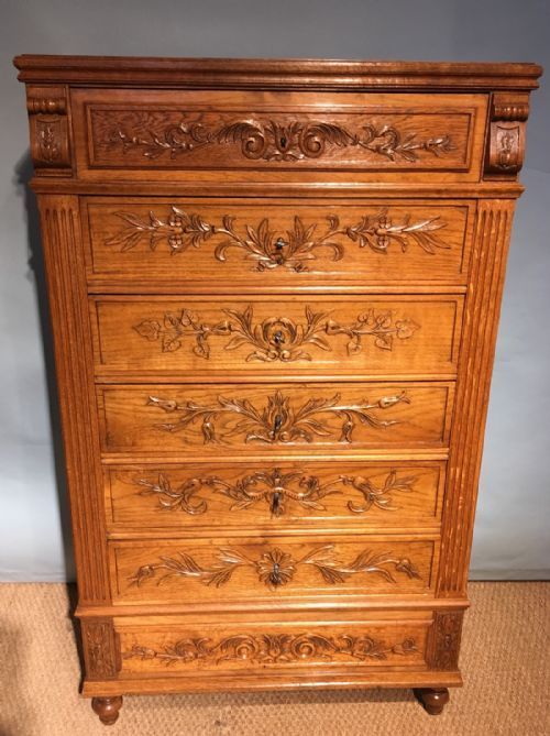 Oak Chest of Drawers