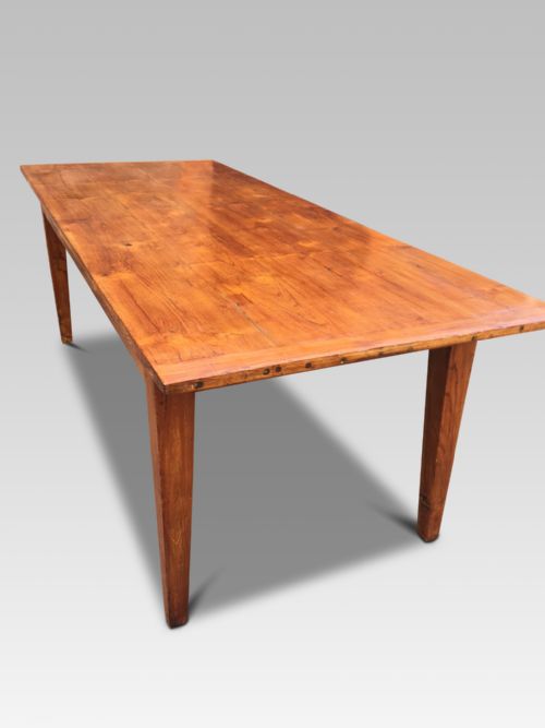 fig 1. CHESTNUT FARMHOUSE TABLE . C 1880