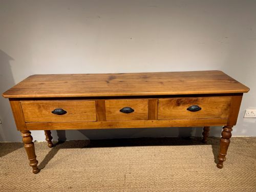Dresser Base / Server