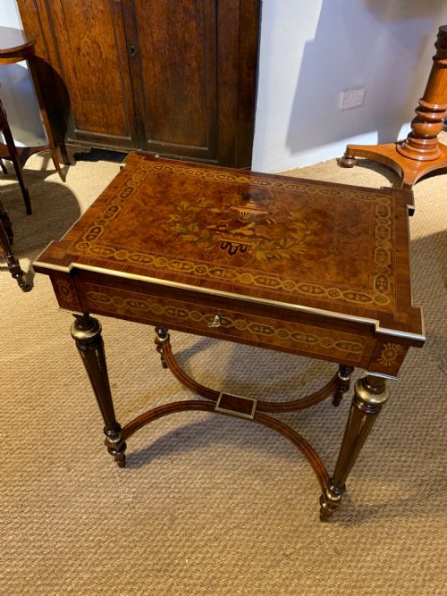 Ladies Inlaid Dressing Table