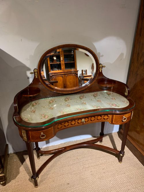 Ladies Dressing Table