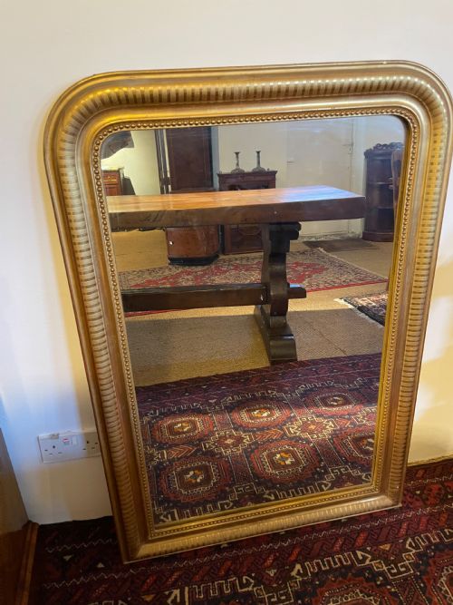 Antique Gilt Mirror 116 X 80 Cms 
