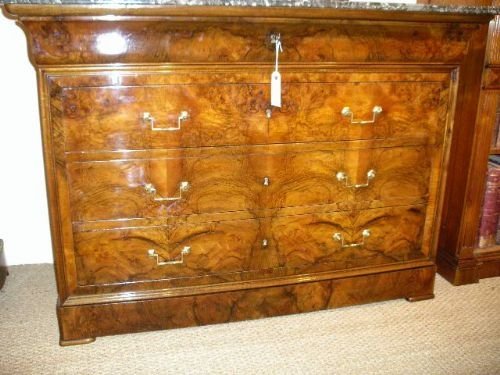 Walnut Chest of Drawers /Commode