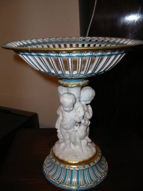 19th Century Comport