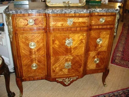 French Chest of Drawers / Commode