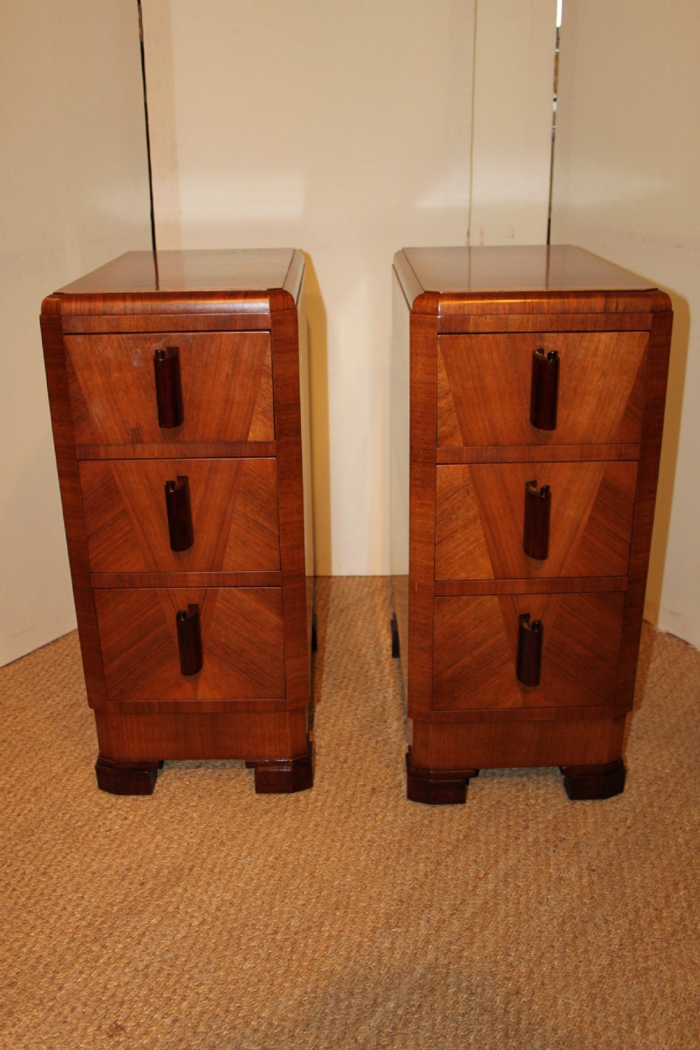 PAIR OF ART DECO WALNUT BEDISDE CABINETS 