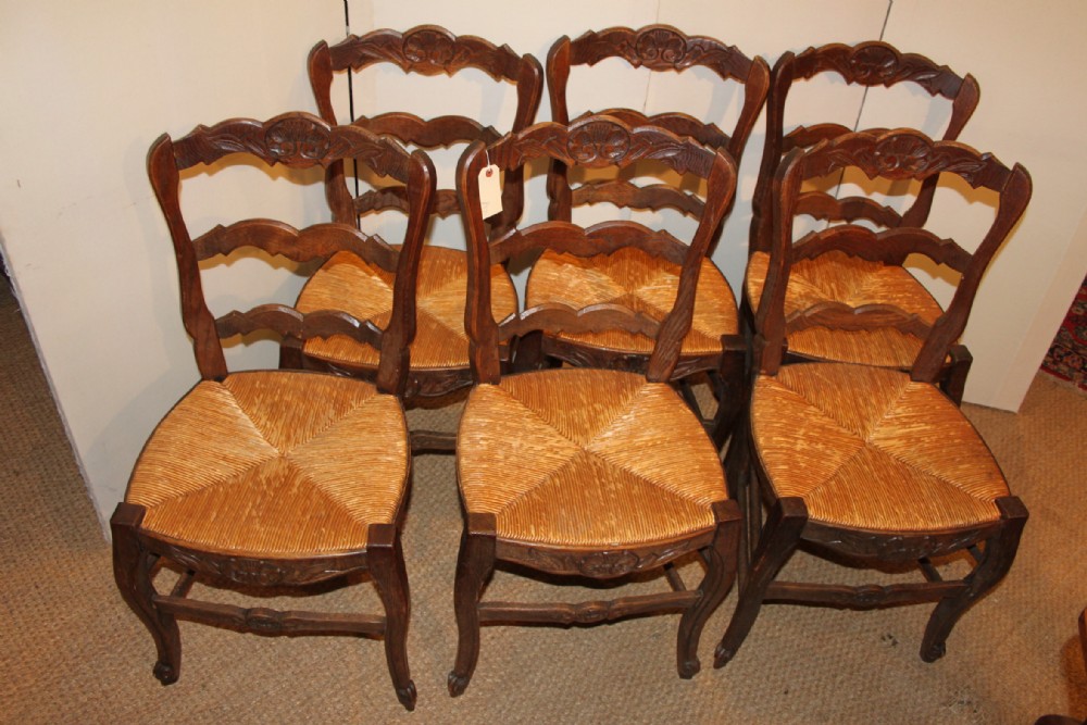 SET 6 OAK CHAIRS 