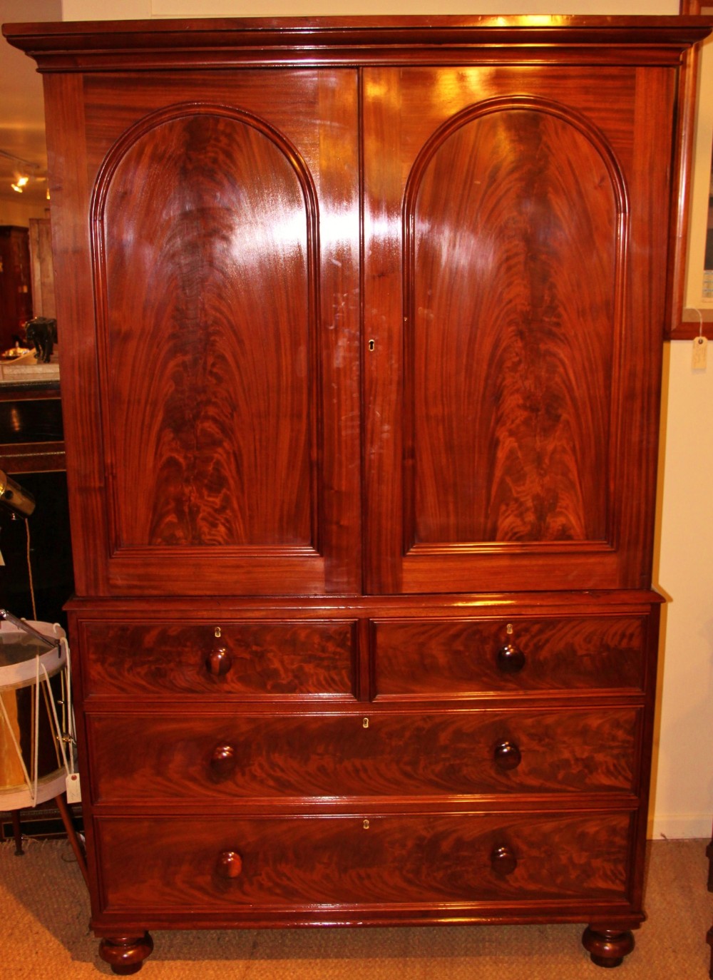 GEORGIAN MAHOGANY LINEN PRESS 