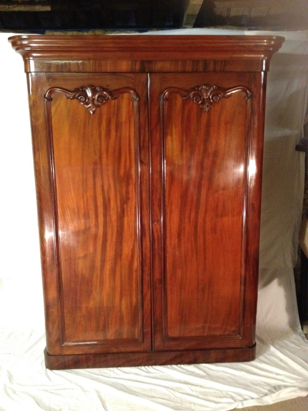 MAHOGANY 2 DOOR WARDROBE