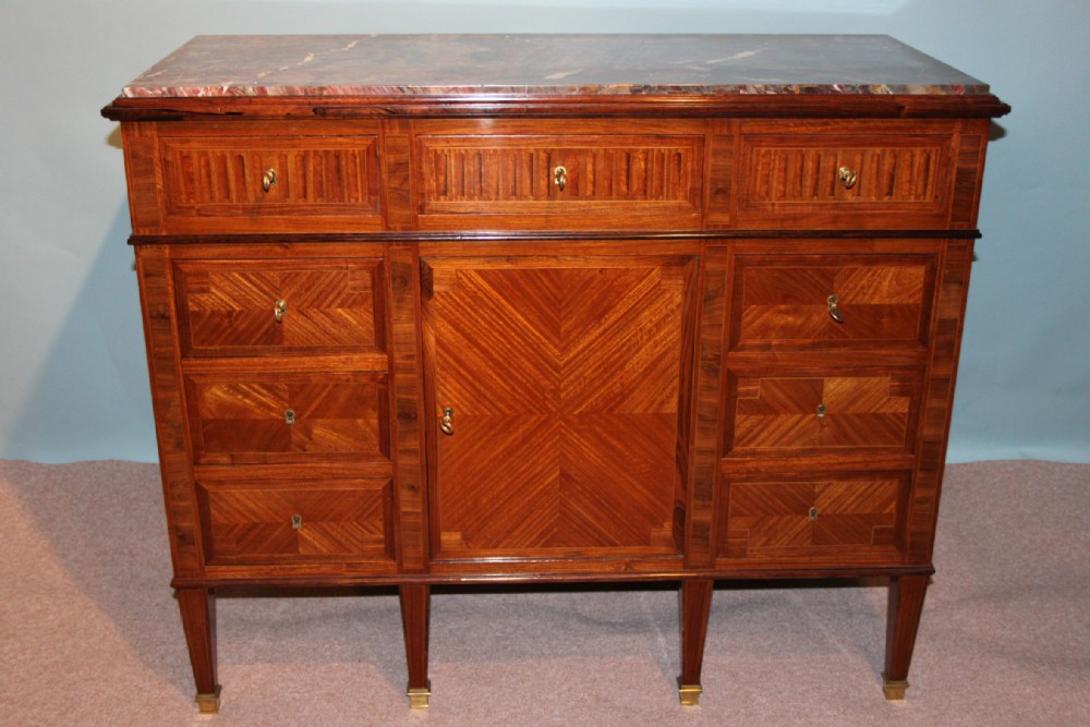 COMMODE / CHEST OF DRAWERS / SIDE CABINET 