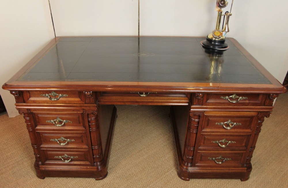 Walnut Partners desk 