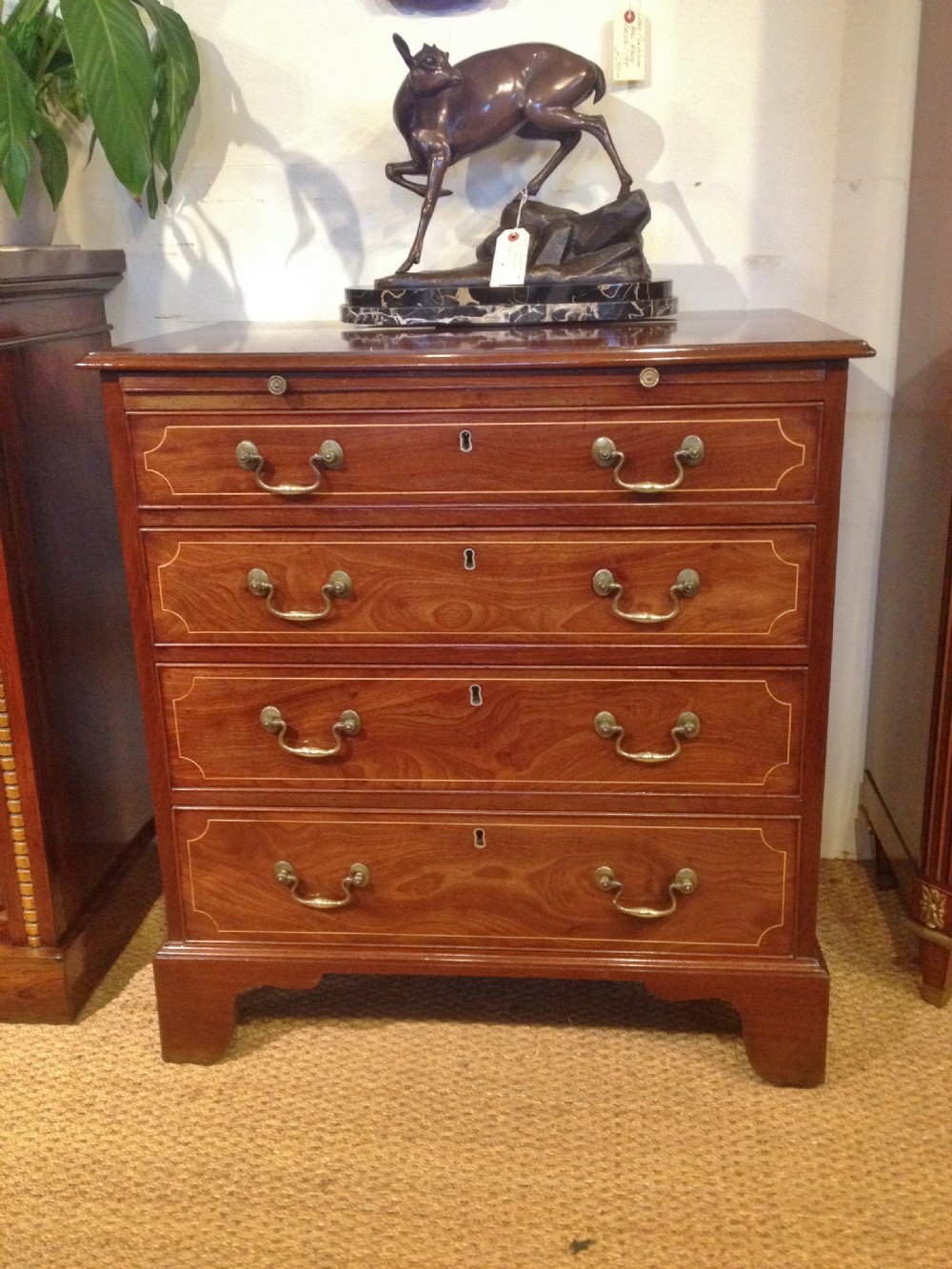 MAHOGANY CHEST OF DRAWERS