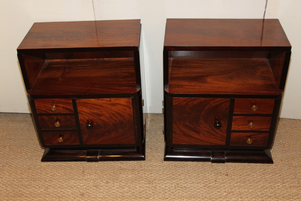 PAIR OF ART DECO BEDSIDE CABINETS 