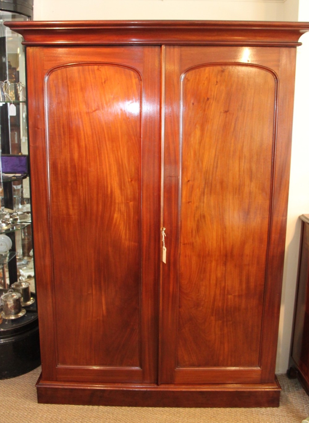 VICTORIAN MAHOGANY 2 DOOR WARDROBE 