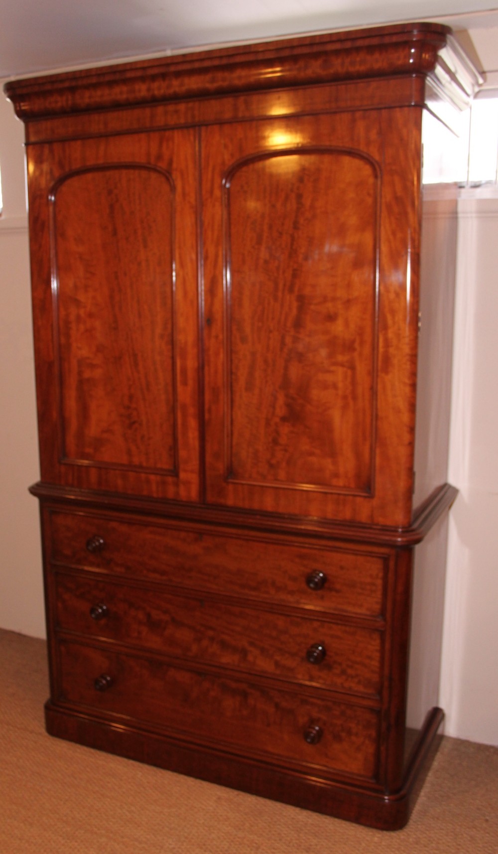 Victorian mahogany linen press 