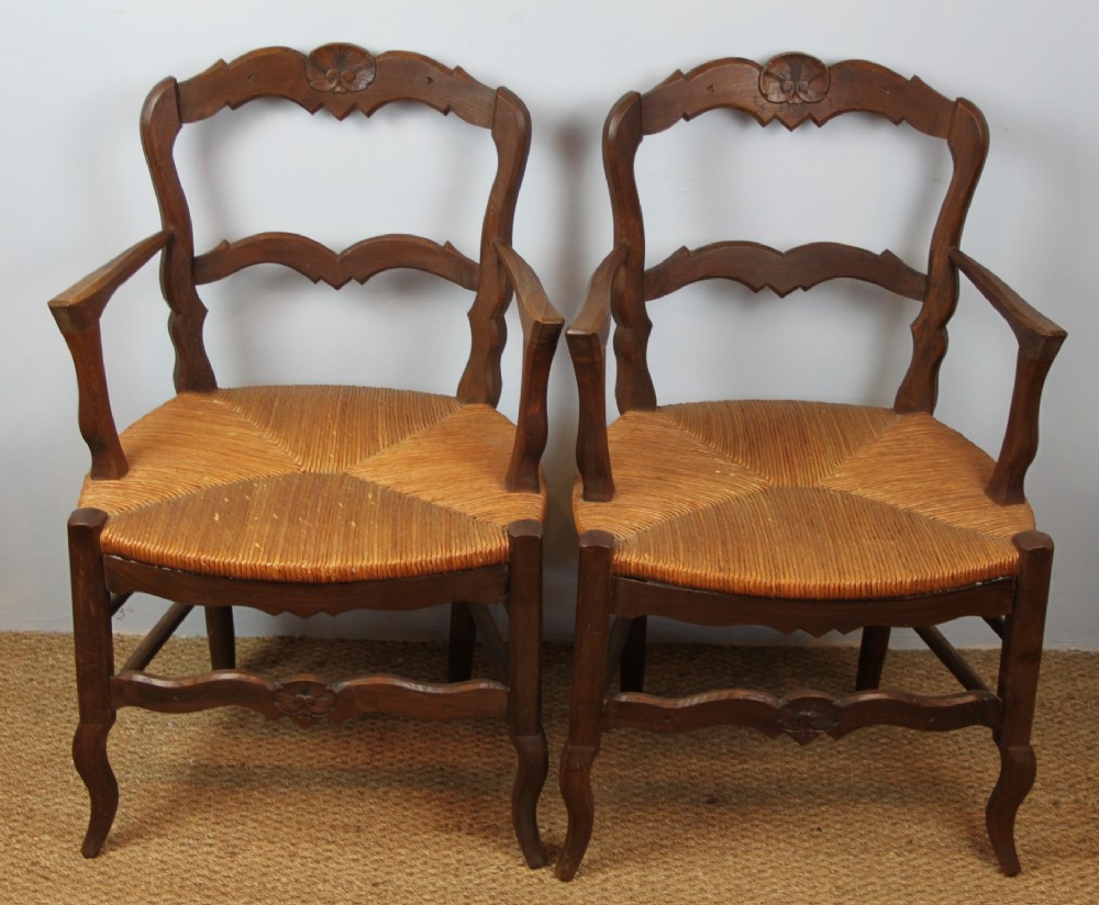 Pair of country carver chairs 