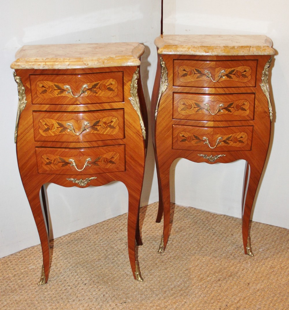 Pair of bedside cabinets  