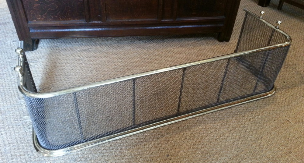 VICTORIAN BRASS FIRE FENDER