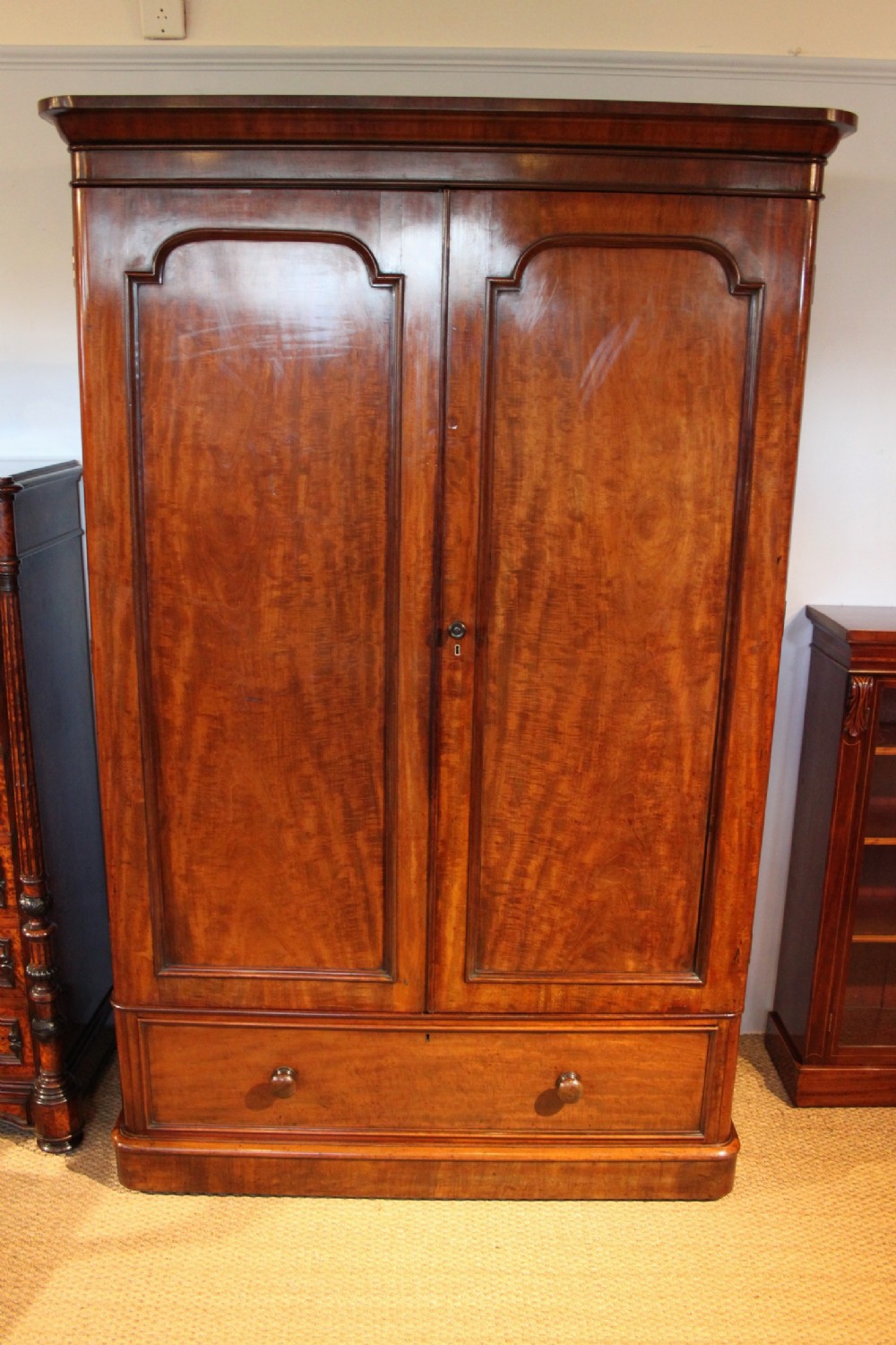 Victorian mahogany 2 door wardrobe 